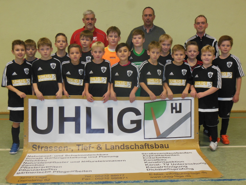 Uhlig Straßen-,Tief-, und Landschaftsbau sponsort einen neuen Trikotsatz für unsere E2